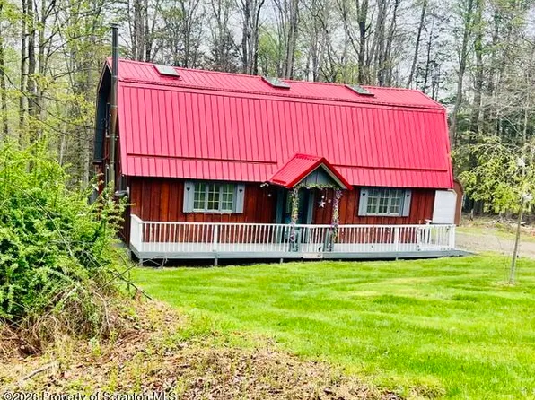 113 Fawnwood Dr, Greentown, PA 18426