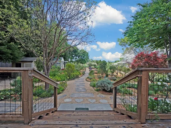 8559 Sonoma Avenue, Sebastopol, CA 95472