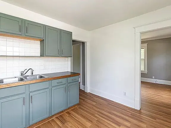 2805 Cottage Grove Ave #3 — Photo 2