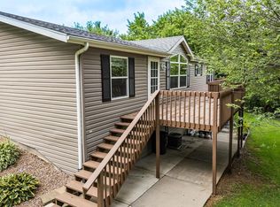 S6448 Crest Dr, Hillpoint, WI 53937