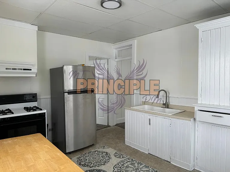 117 W Pearl St — Photo 1