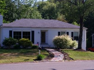 8 Prospect St, Topsfield, MA 01983