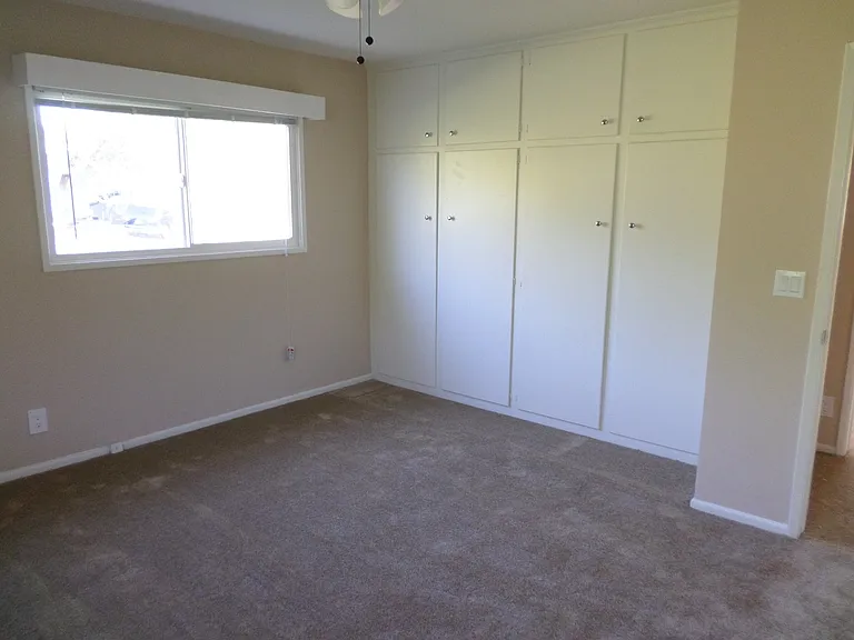 1209 N Riedel Ave — Photo 7