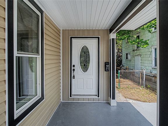 5th image of 104 N Harbine Ave
