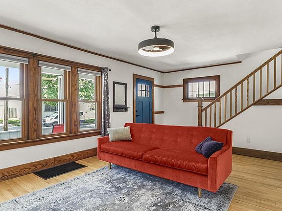 3rd image of 217 N 3rd Street