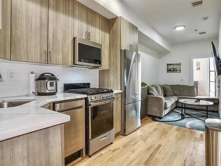 314 Monroe St #8 — Photo 3