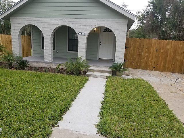 1st image of 1223 E Lee Ave
