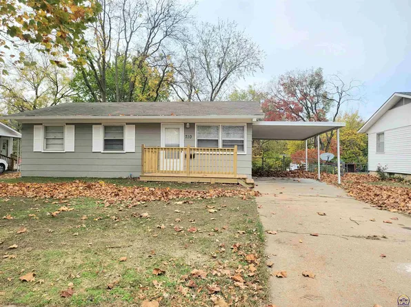 710 SE 35th St, Topeka, KS 66605