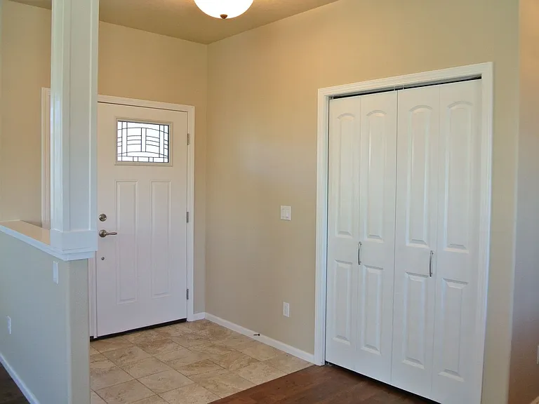 2620 Newton St — Photo 3