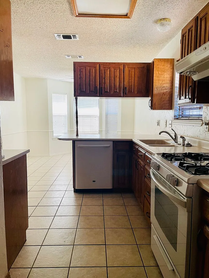 3 Bedroom Home In The Bluffs Neighborhood Coming Soon! — Photo 3