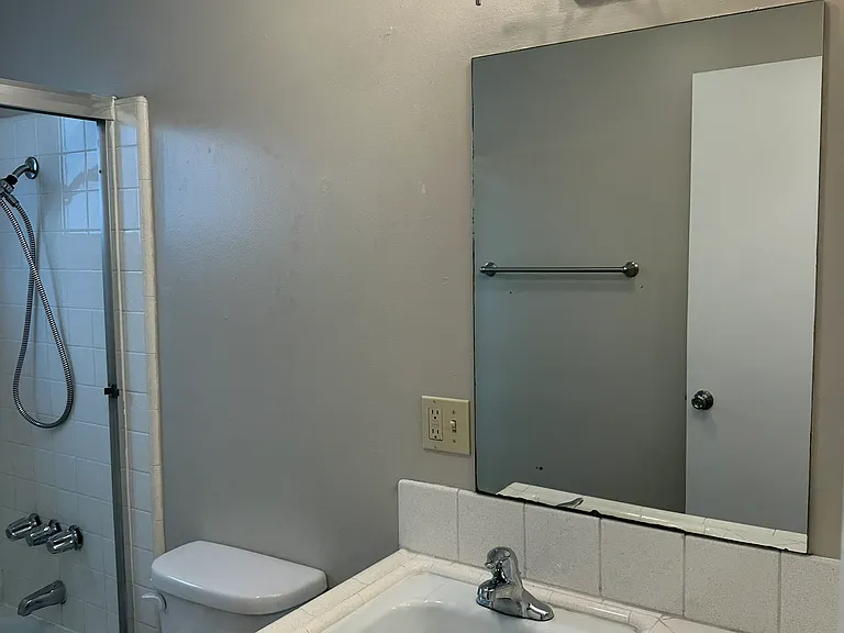 118 Vista Del Mar Ave #2 — Photo 6