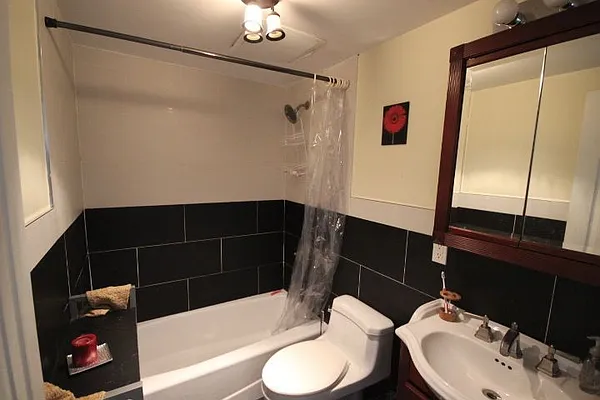 Rented by Nooklyn NYC LLC | media 11