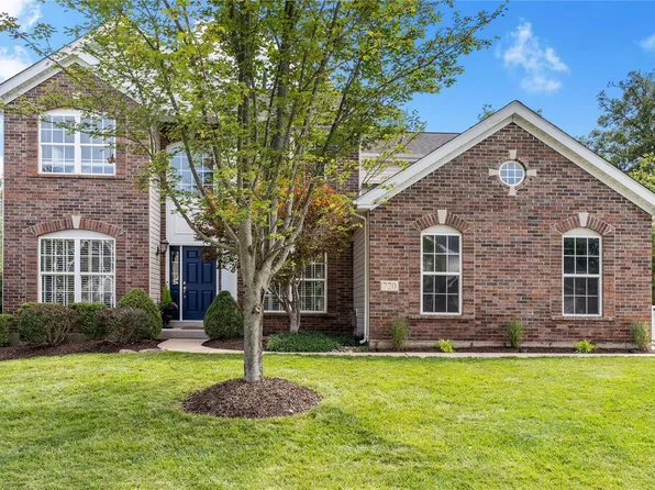 720 Rose Haven Ct, Ballwin, MO 63021