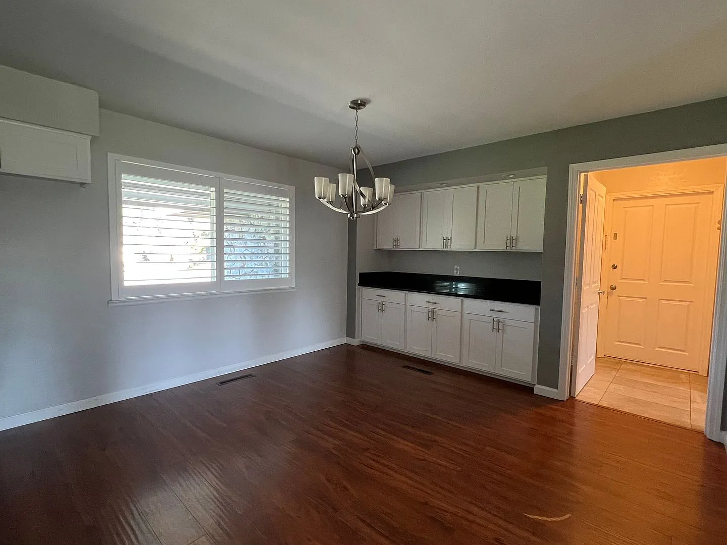 3 Bedroom 3 Bath with Pool — Photo 4