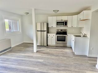 473 Maple St APT 3, Stowe, VT 05672