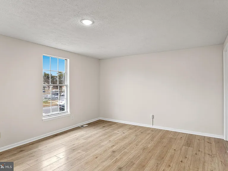 127 Villa Knoll Ct — Photo 16