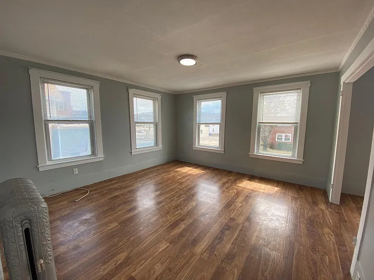 196 Main St #2 — Photo 9