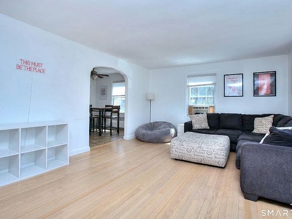 3rd image of 40 Acton Road