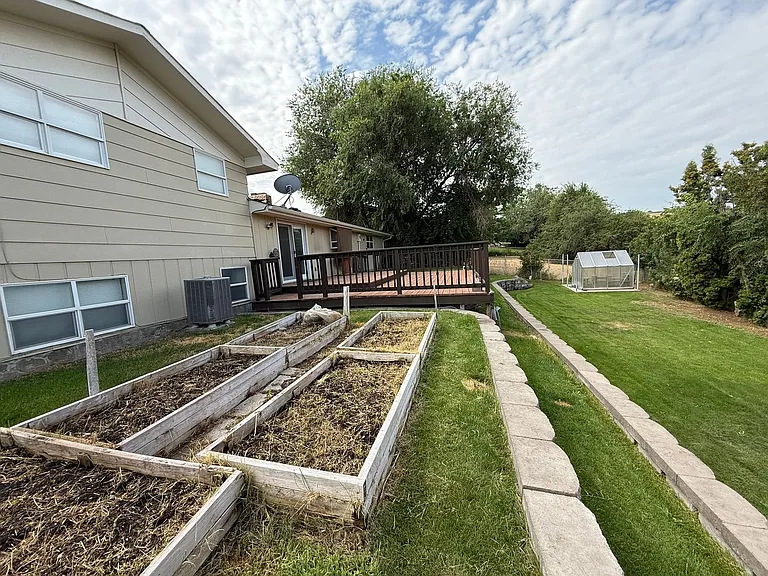 204 Hillcrest Dr — Photo 37