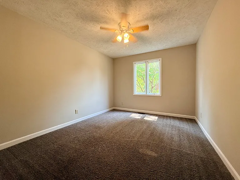 1525 Trevino Dr — Photo 13
