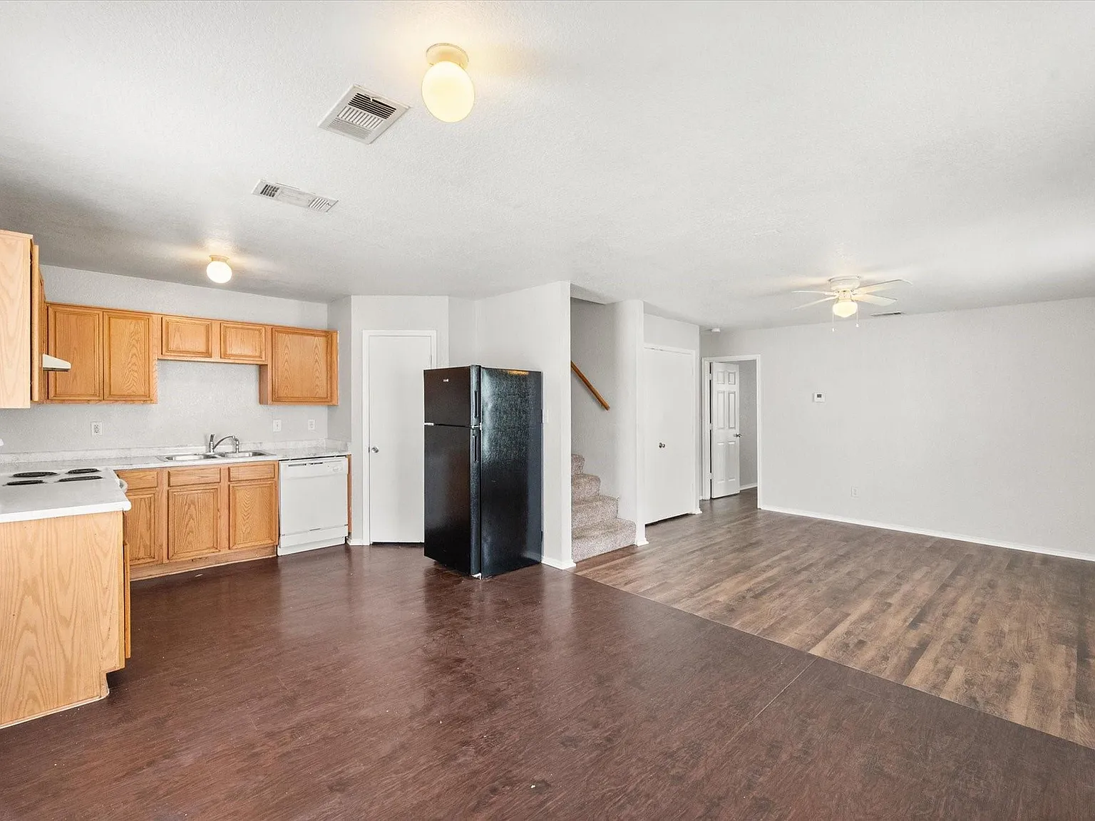 3 bed, 1235 sqft, $1,650 — Photo 4