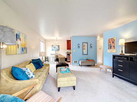 2nd image of 4525 S Henderson St APT 201