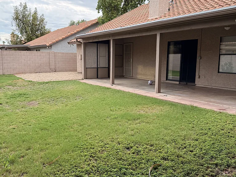 1142 E Scott Ave — Photo 16