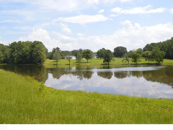 473 Bernhard Rd, Fayetteville, GA 30215