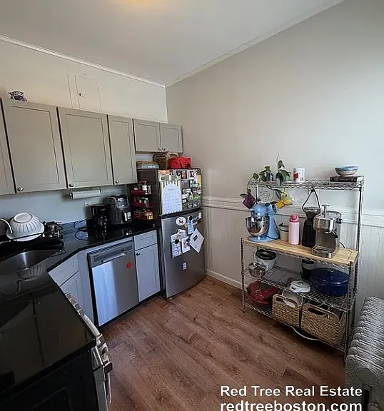 175 Harvard St #4 — Photo 2
