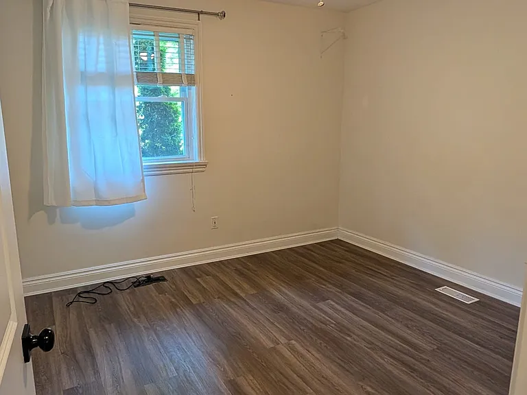 175 Colcleugh Ave — Photo 11