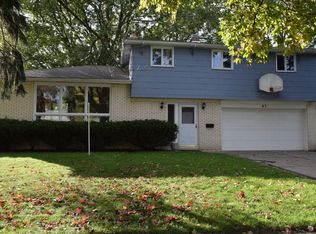 63 Parkside Dr, West Seneca, NY 14224