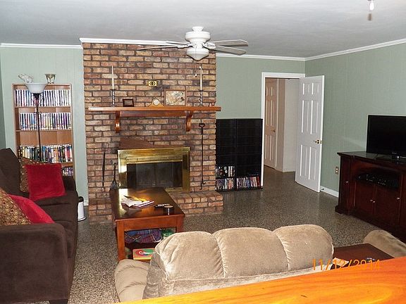 3rd image of 1316 Walnut Dr