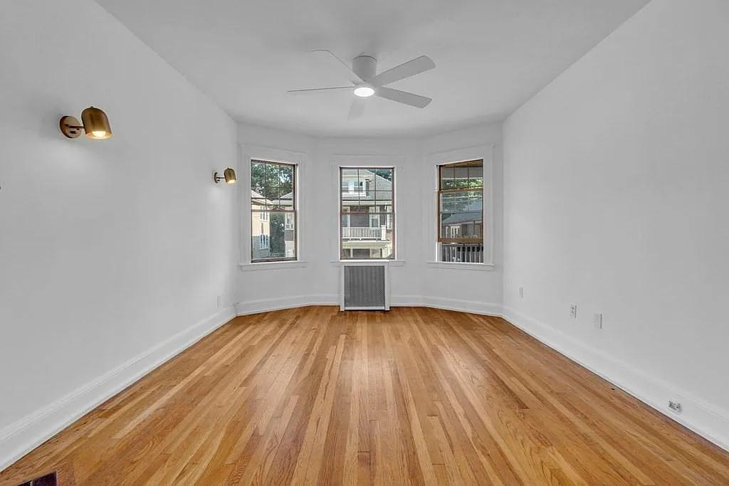 69 Westmoreland St — Photo 1