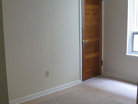 4th image of 63 N Pine Ave #1