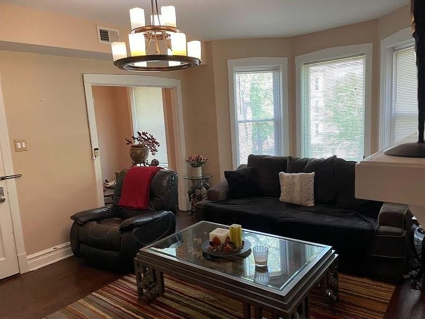 1st image of 4848 N Winchester Ave #2