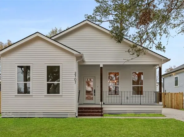 2707 Jackson Blvd, Chalmette, LA 70043