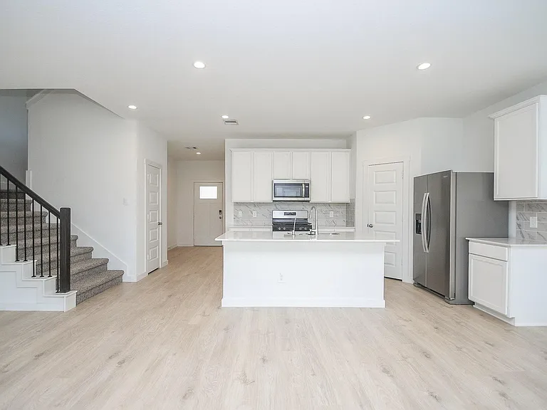 30030 Gallatin River Ln — Photo 8