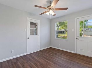 2117 Anderson St, Irving, TX 75062