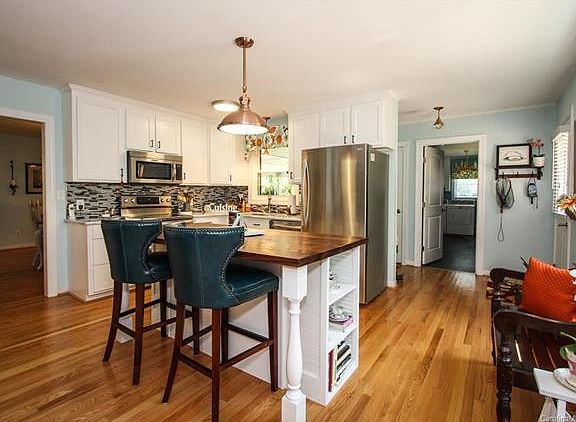5th image of 233 Oakland Cir