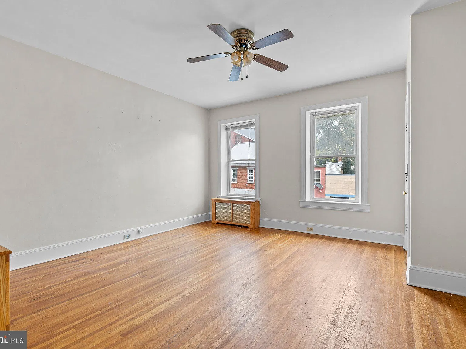 2 bed, 1.0 bath, 1328 sqft, $1,250 — Photo 4
