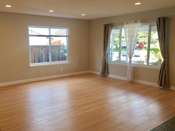 Spacious living room