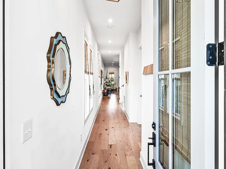 939 Spain Ave — Photo 37