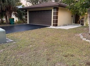 2393 Poinciana St, Naples, FL 34105