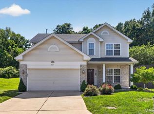 567 Brook Meadow Dr, Ballwin, MO 63021