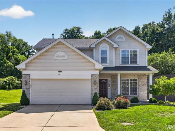 567 Brook Meadow Dr, Ballwin, MO 63021