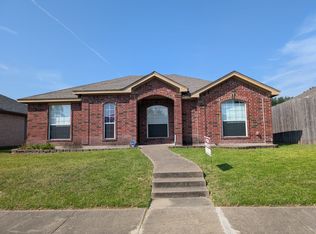 2817 Hidden Springs Dr, Mesquite, TX 75181