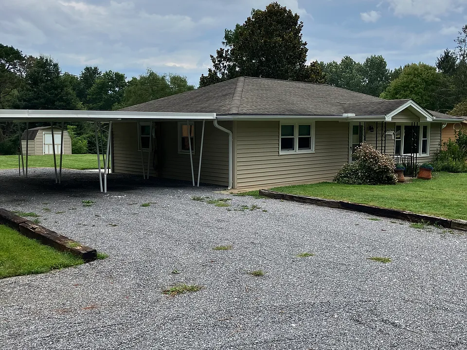 383 Emmas Grove Rd