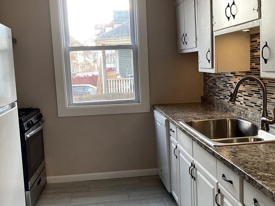 2nd image of 23 Waverly Pl #1