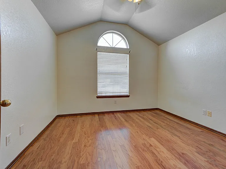 2809 E Lake Dr — Photo 9