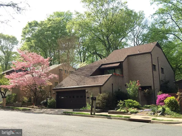 9902 Great Oaks Way, Fairfax, VA 22030